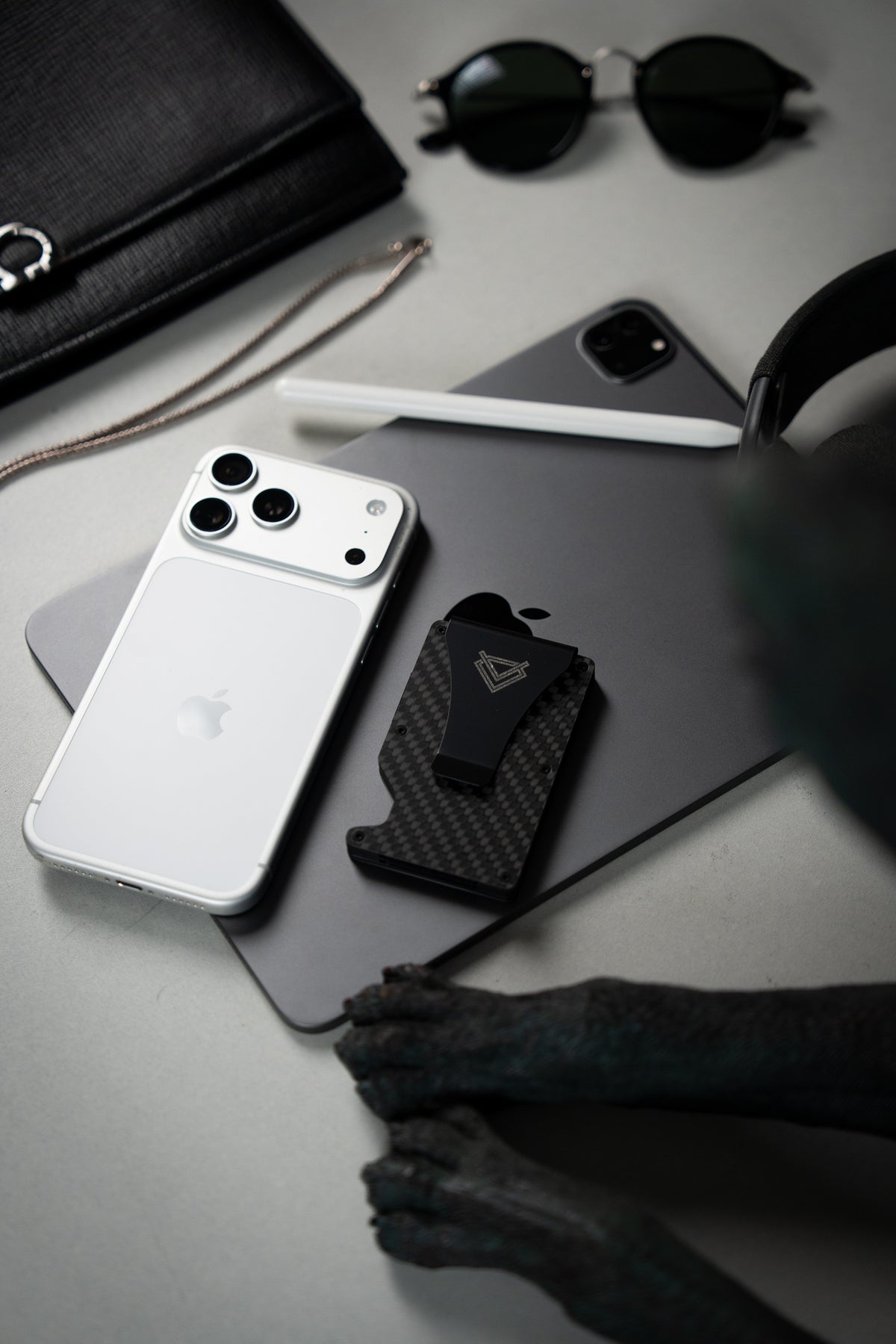 EchoTag Carbon - Billetera con Localizador Integrado
