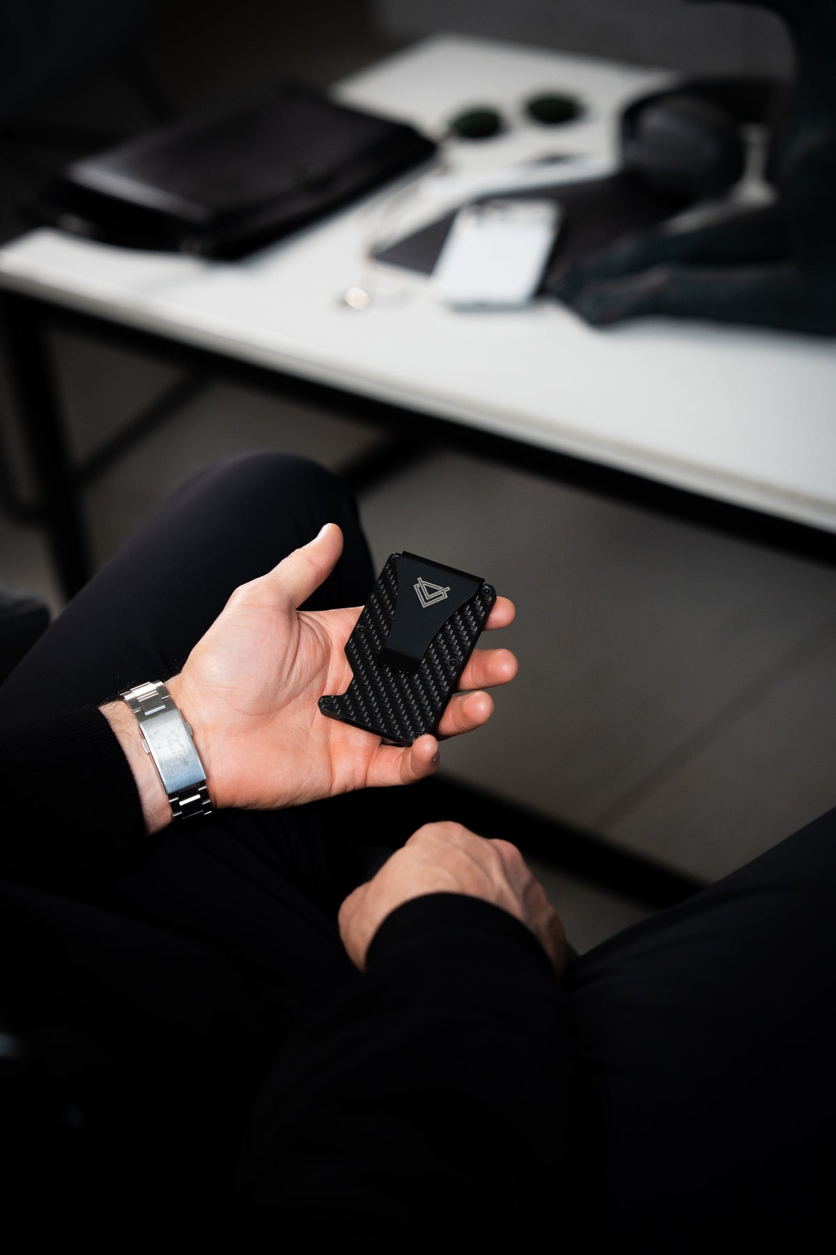 EchoTag Carbon - Billetera con Localizador Integrado
