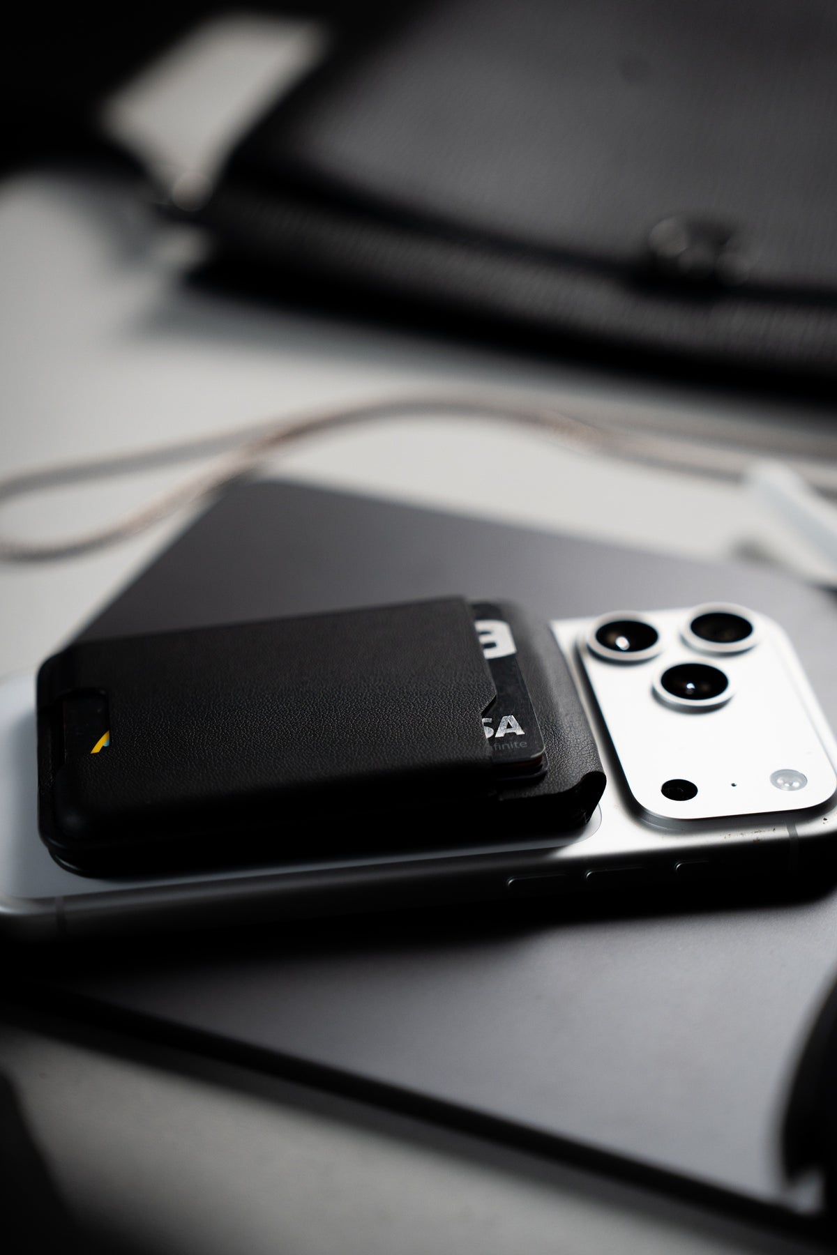 Vlakline Trace — Magnetic Wallet con Localizador