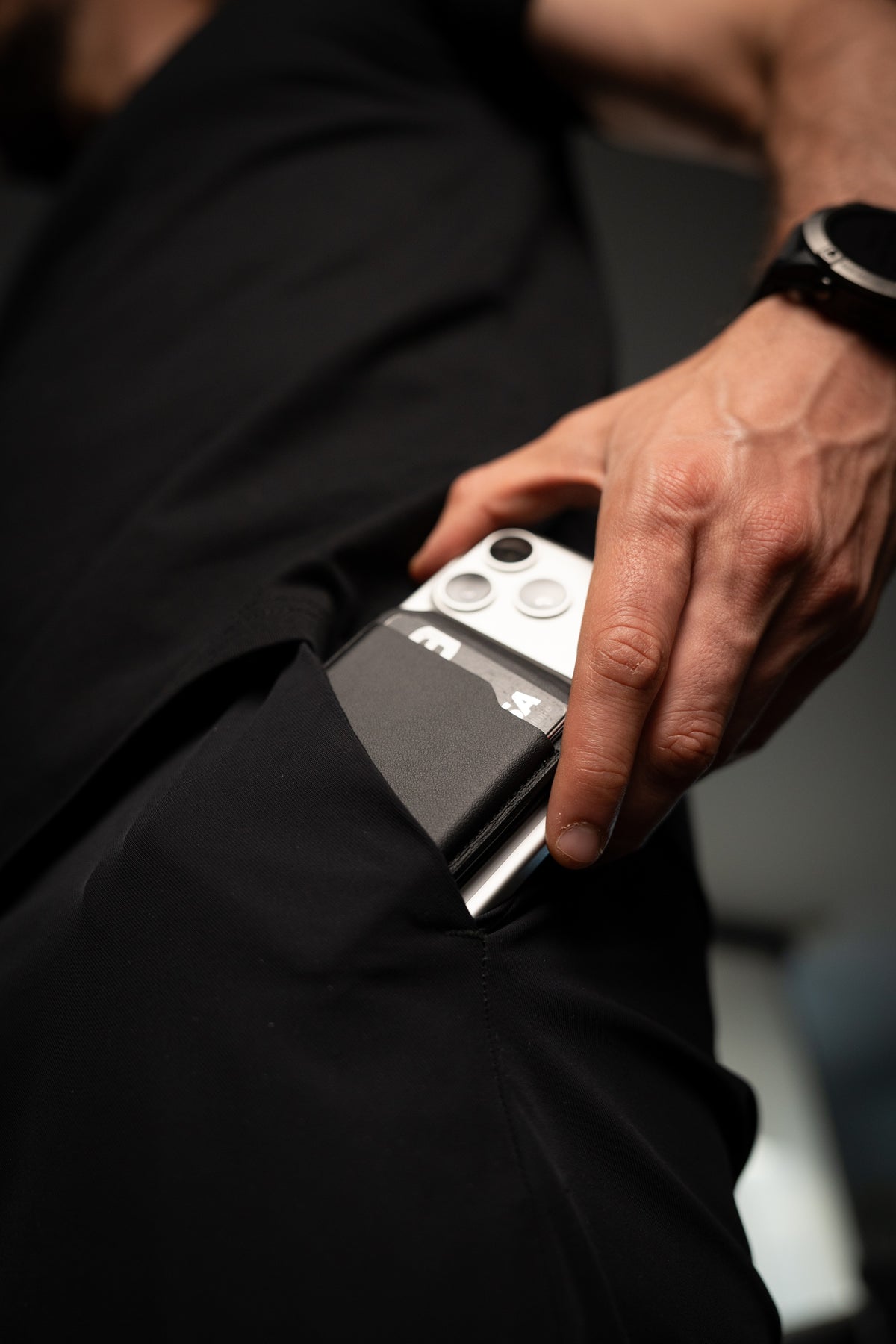 Vlakline Trace — Magnetic Wallet con Localizador